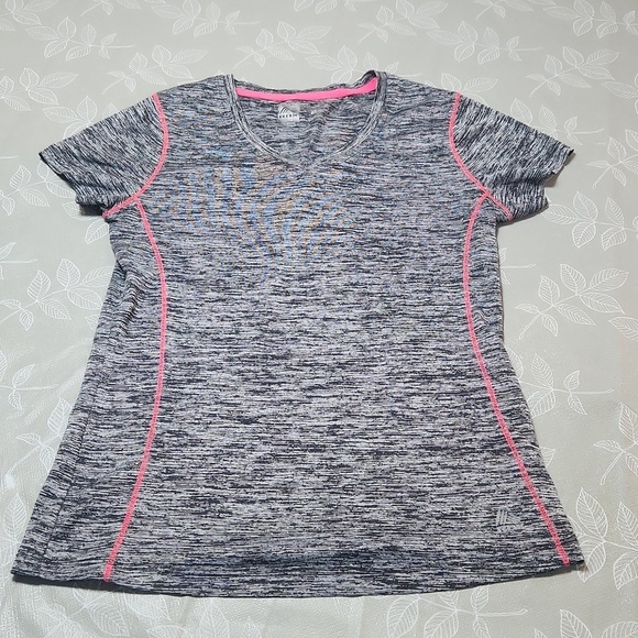 Reebok Tops - Reebok Performance Athleticwear T-Shirt